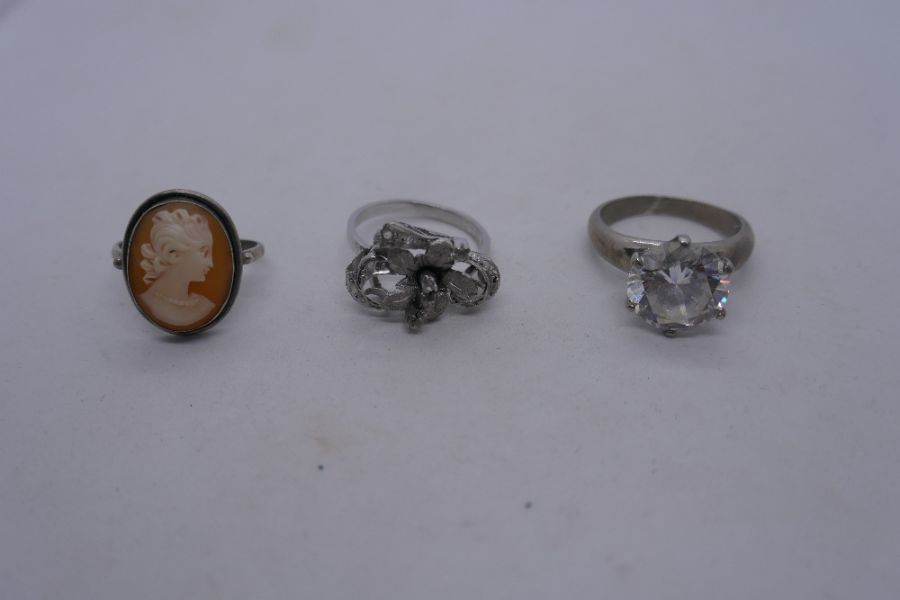 Silver cameo ring and two other white metal dress rings - Image 3 of 3