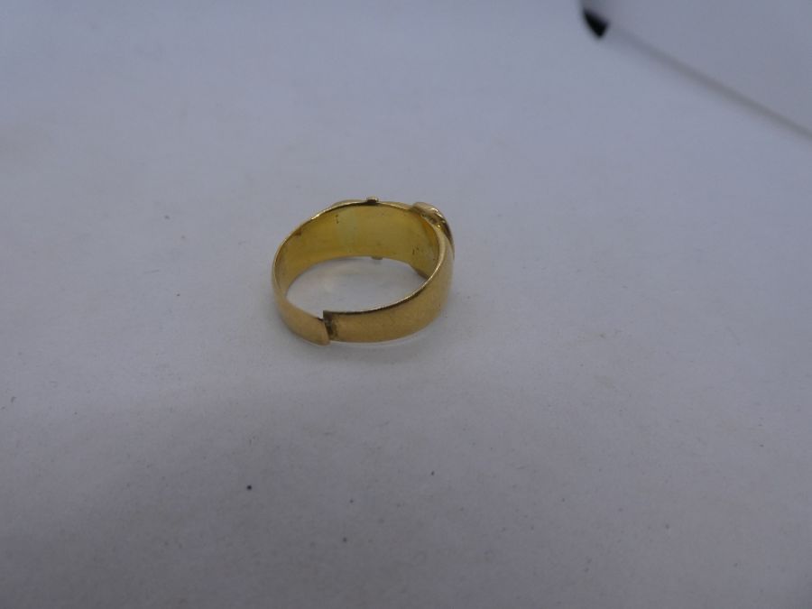 18ct yellow gold buckle ring AF, Split, marked 18, 6.4g - Image 3 of 3