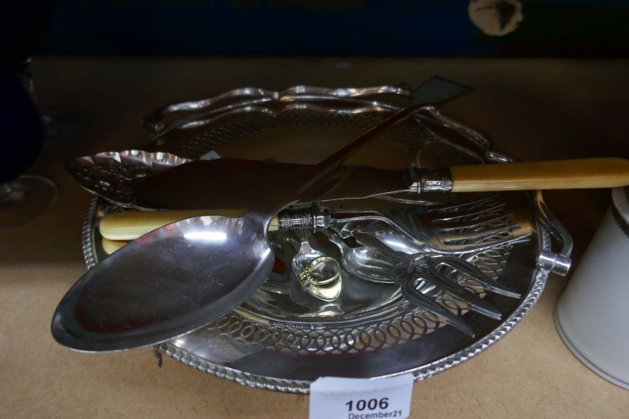 A silver plate cake stand and a small selection of knives and forks - Image 2 of 2