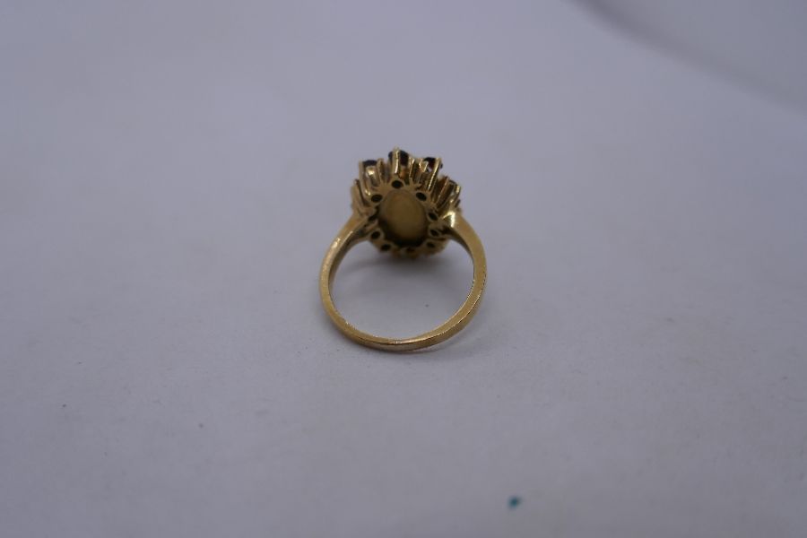 18ct yellow gold garnet cluster ring with large central garnet, size M, 7.5g approx, marked indistin - Image 2 of 3