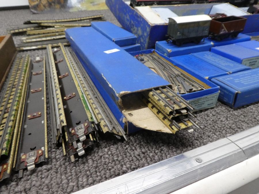 A quantity of Hornby OO gauge to include locomotives, The Duchess of Athol and one other with quanti - Image 5 of 6