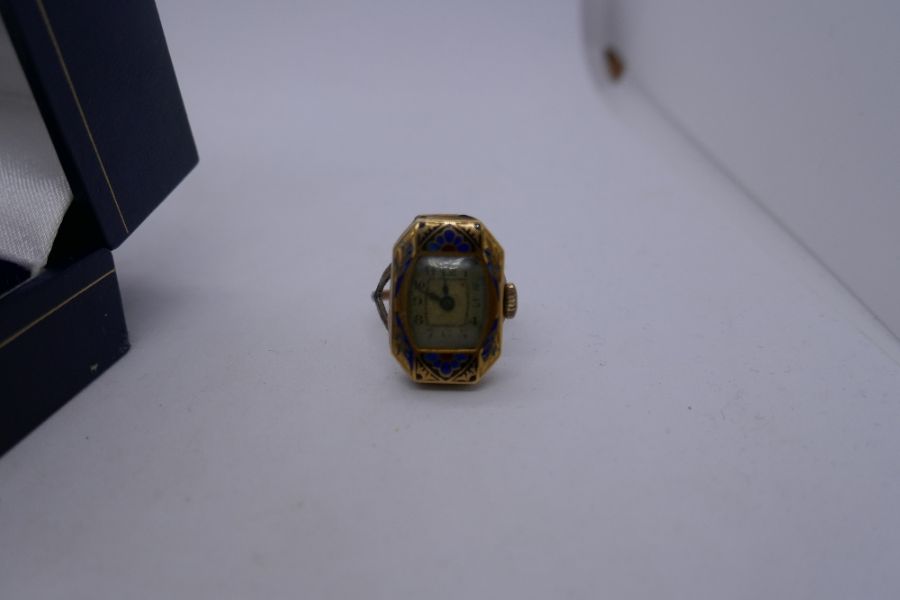 Unusual 9ct yellow gold ring mounted with an 18ct yellow gold and enamelled watch, marked .75, 18. 6 - Image 5 of 5