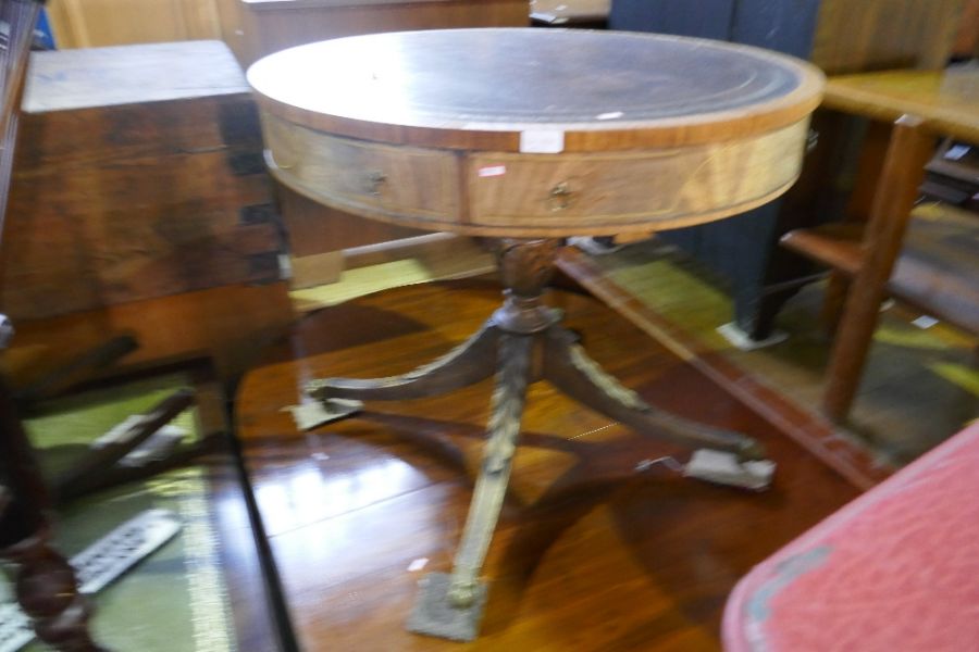 A reproduction mahogany drum table having one drawer on carved base - Image 2 of 2