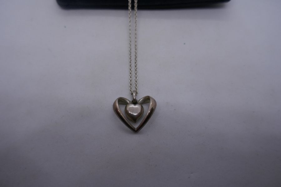 925 silver designer necklace with heart shaped pendant, by Georg Jensen, in velvet bag, marked, 'Fro - Image 4 of 10