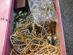 Box vintage costume jewellery to include malachite beads, silver brooches, vintage lace gloves, etc