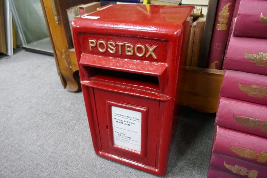 Red postbox (270mm deep)