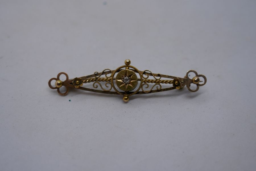 15ct yellow gold Victorian set with a central diamond, marked 15ct, 4.5cm, 2.7g approx - Image 4 of 8