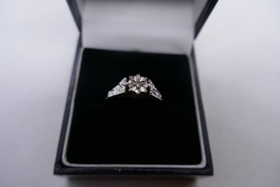 9ct white gold illusion set diamond ring on textured shoulders, marked 375, size Q, gross weight 3g - Image 5 of 5