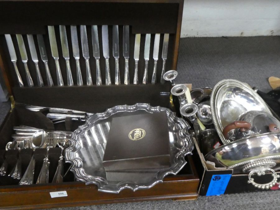 A canteen of cutlery and a small tray of silver plated items - Image 2 of 2