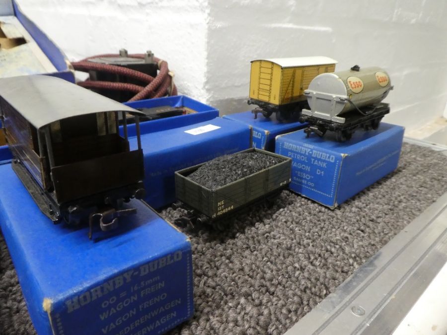 A quantity of Hornby OO gauge to include locomotives, The Duchess of Athol and one other with quanti - Image 6 of 6