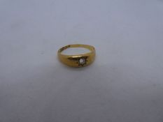 18ct yellow gold gypsy ring with starburst set diamond approx 0.10 carat, 2,3g