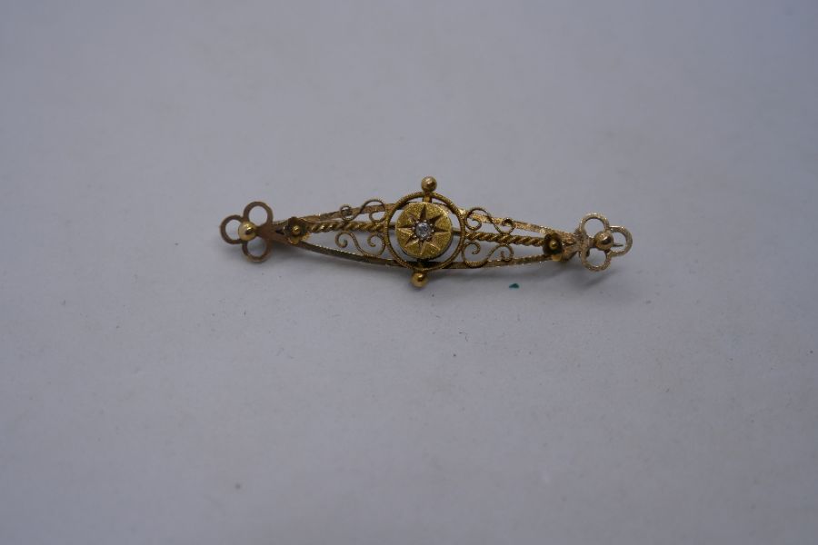 15ct yellow gold Victorian set with a central diamond, marked 15ct, 4.5cm, 2.7g approx - Image 5 of 8