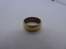 9ct yellow gold wedding band Size L, marked 375, 5.5g