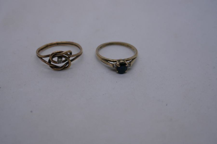 9ct sapphire ring flanked by 2 round cut diamonds, marked 375, size M. Together with 9ct knot design - Image 4 of 6
