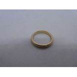 9ct yellow gold wedding band, marked 375, 2.6g approx