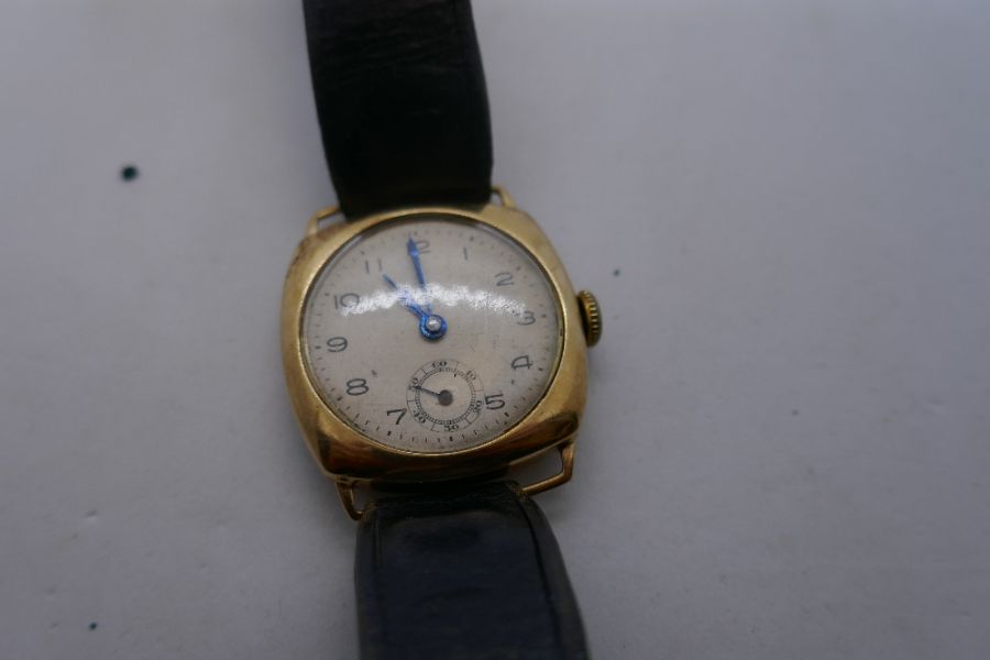Vintage gents gold cased watch with champagne dial on black leather strap - Image 5 of 6