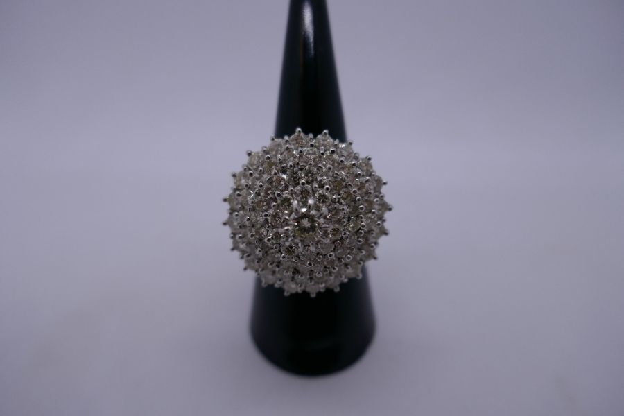 Large impressive diamond cluster ring comprising approx. 71 centre diamonds approx. 0.4 carat and 70 - Image 9 of 11