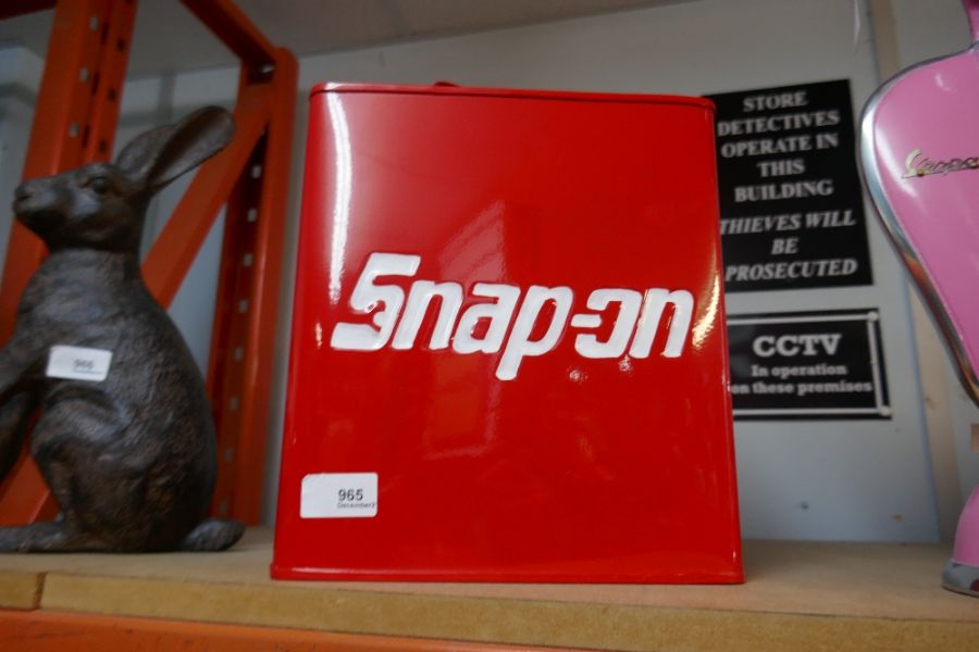 Snap on petrol can - Image 2 of 2