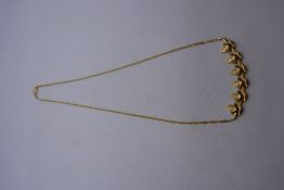 9ct yellow gold necklace with 6 leaf links, marked 375, 3g approx
