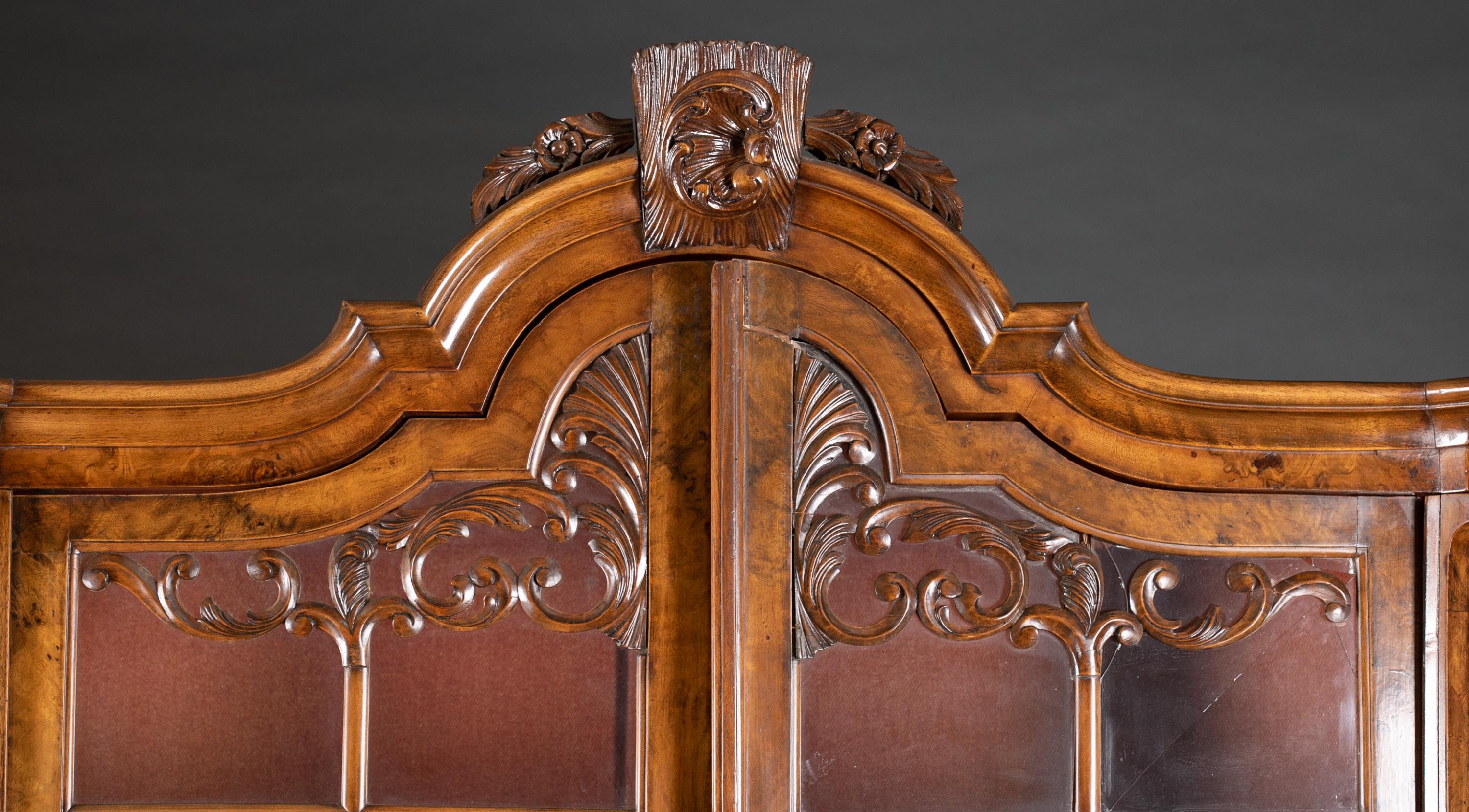 Dutch bombe walnut display cabinet. - Image 3 of 6