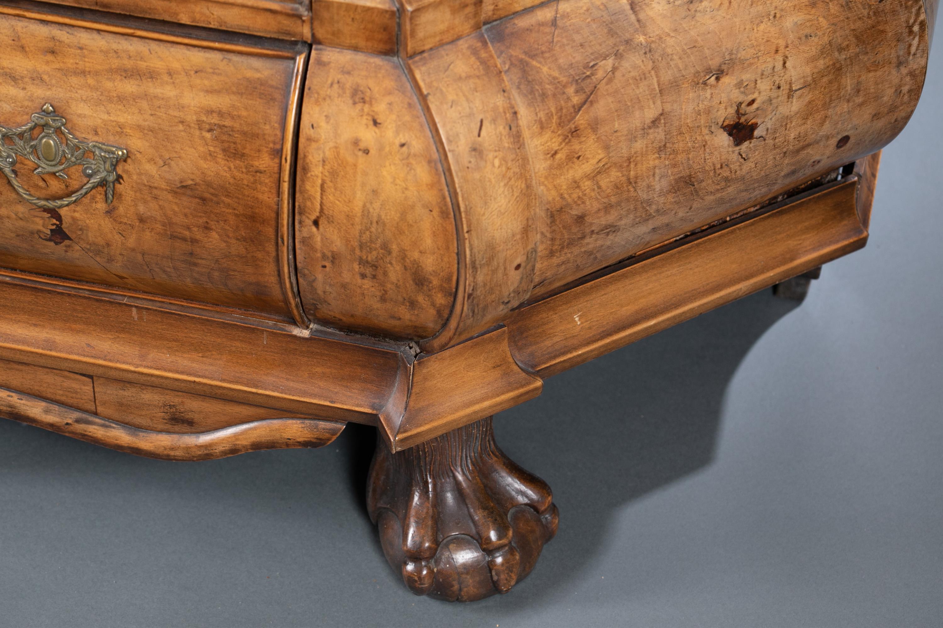 Dutch bombe walnut display cabinet. - Image 5 of 6