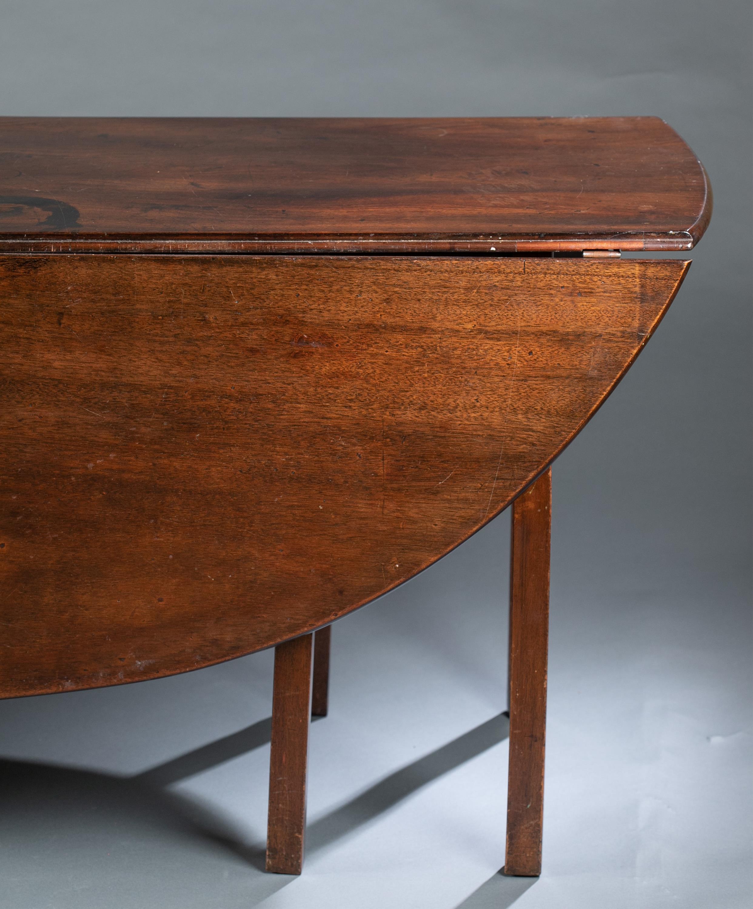 Irish gate leg drop leaf wake table, 19th c - Image 2 of 5