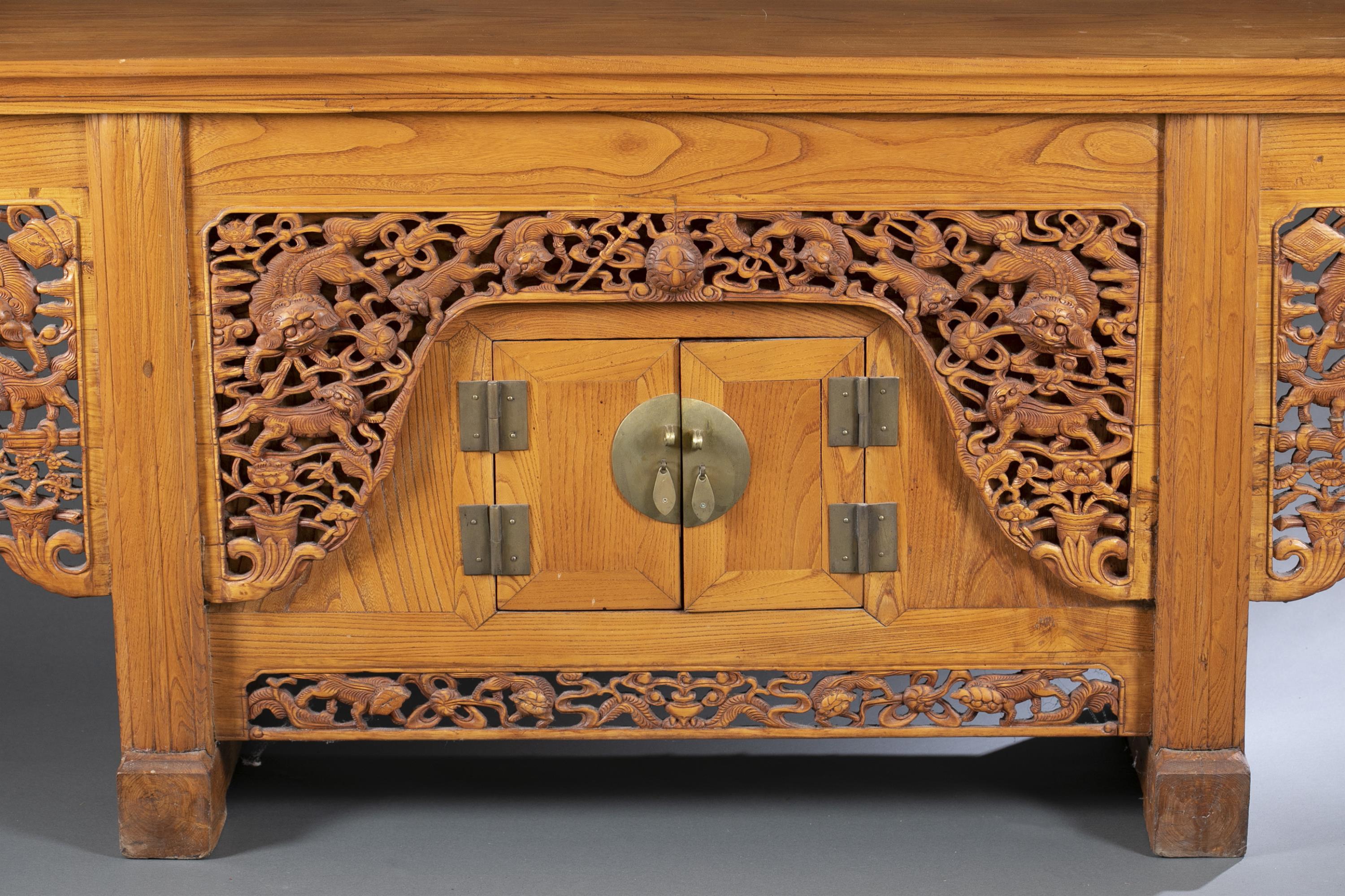 Chinese alter coffer, 20th c. - Image 2 of 6