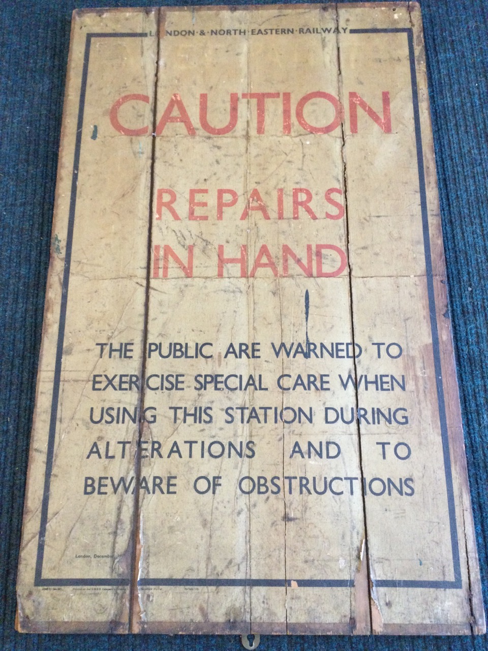 A LNER repairs warning poster, printed in black & red, the paper pasted down on tongue & groove - Bild 2 aus 3