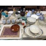 Miscellaneous ceramics including a 60s Beswick vase, Royal Worcester and Grindley dinner plates, two