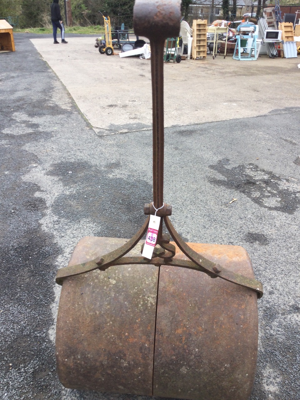 A Victorian cast iron roller with weighted twin drum, having decorative iron handle. (53in) - Image 2 of 3