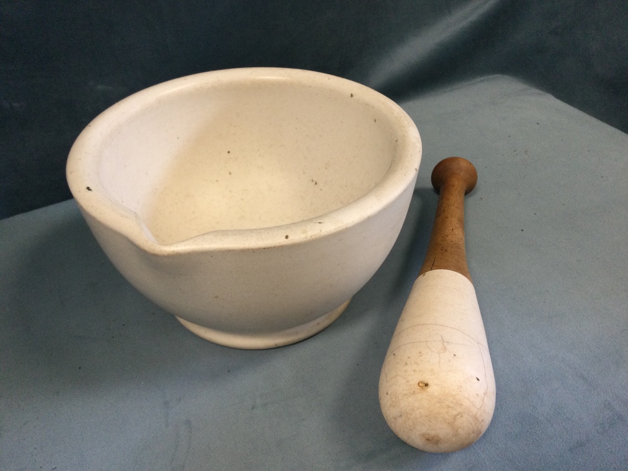 A large Edwardian pestle & mortar, the bowl with shaped spout, the pestle handle of turned - Image 3 of 3