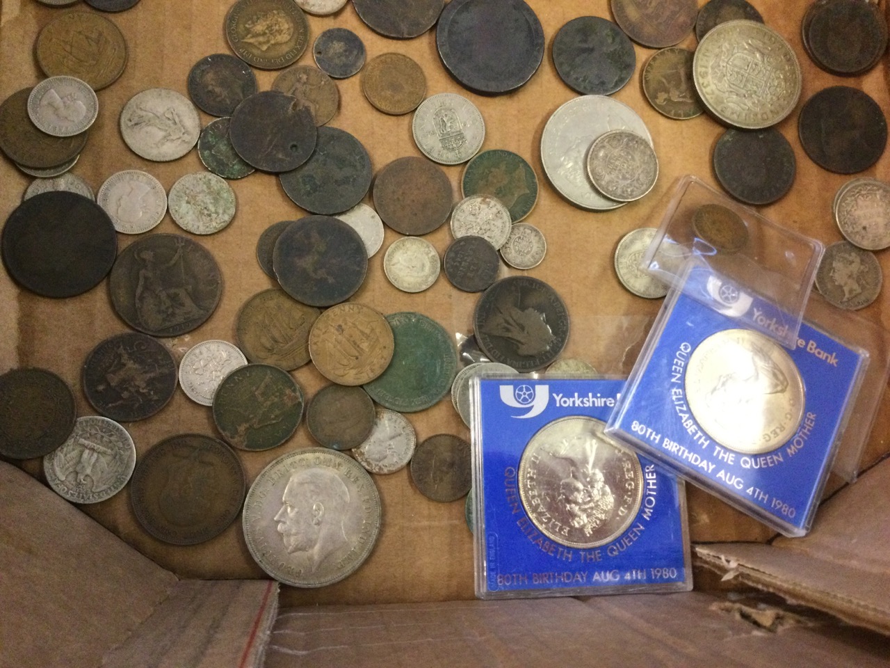 A collection of coins including crowns, old pennies, halfpences, sixpence, copper & silver, some - Image 2 of 3