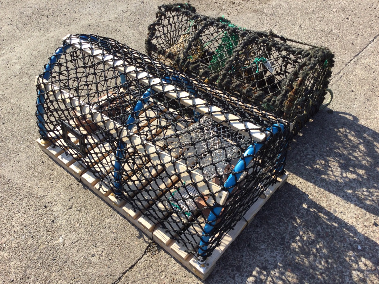 A modern two division rectangular lobster pot on slatted wood base; and an old four-hooped metal - Image 3 of 3