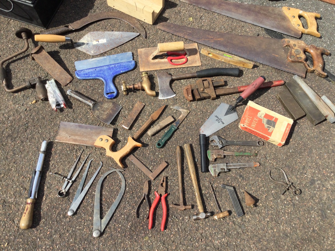 Miscellaneous tools - saws, chisels, callipers, sharpening stones, a pair of sash clamps, - Image 2 of 3