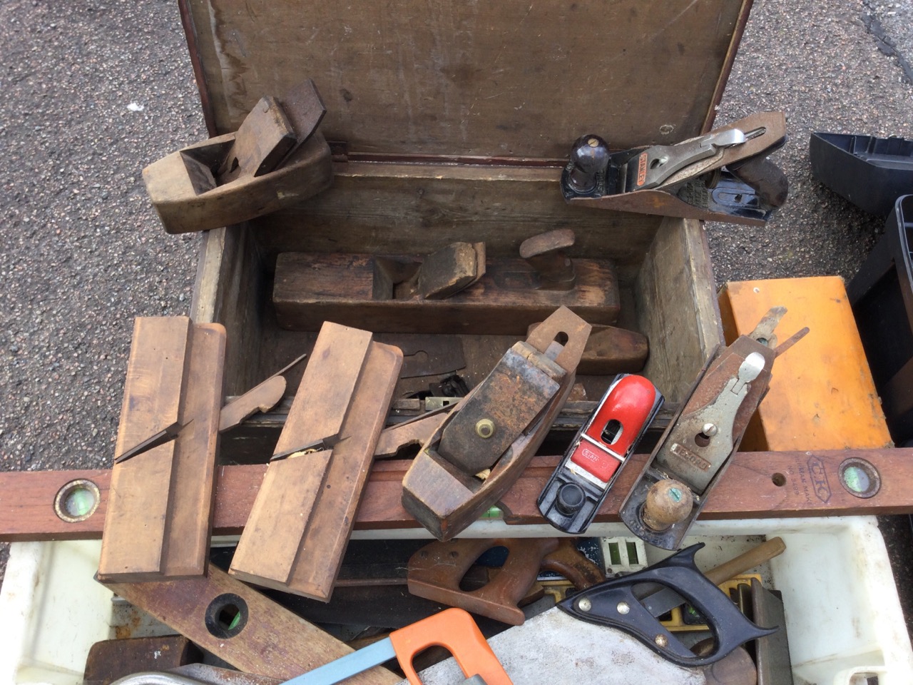 Miscellaneous hand tools including files, pliers, cutters, hammers, screwdrivers, wire brushes, - Image 2 of 3