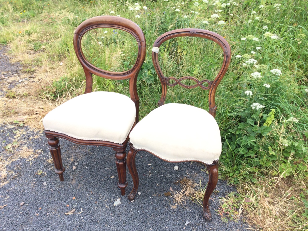 Two Victorian baloonback mahogany dining chairs with stuffover upholstered seats, raised on cabriole - Image 2 of 3