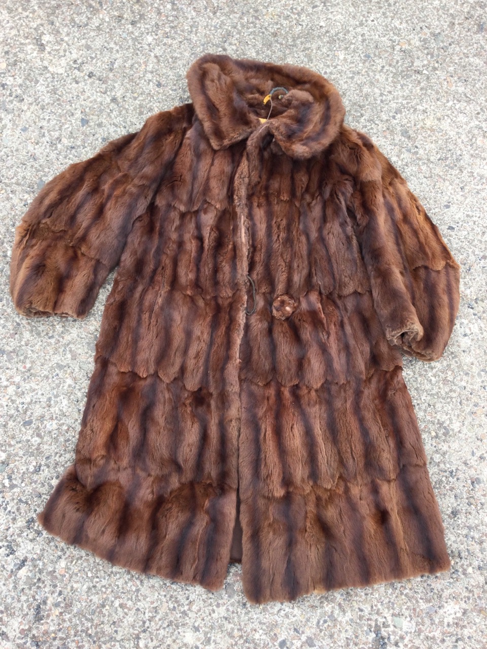 A lined ladies mink cape with arm openings; and a ladies lined three quarter length mink coat with - Image 3 of 3