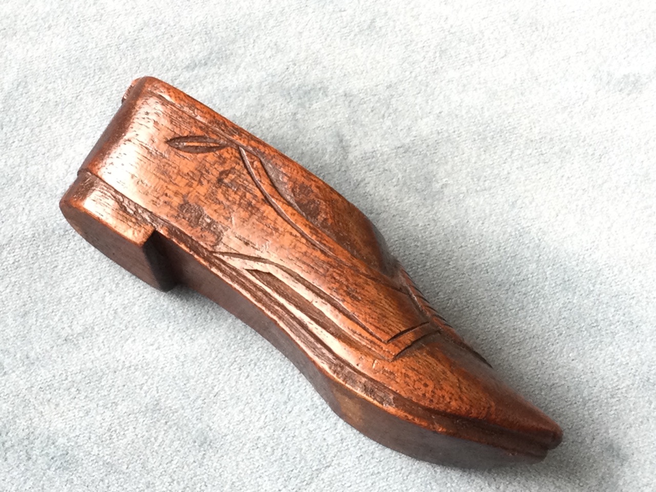 A nineteenth century carved mahogany snuff box in the form of a shoe, the sliding lid with chisel - Image 3 of 3