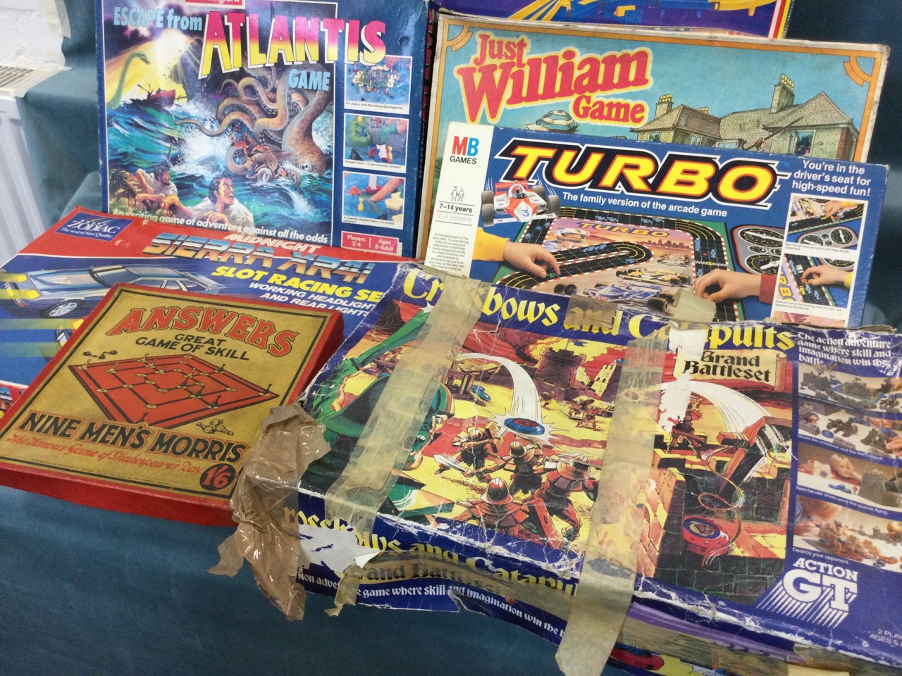 A boxed Matchbox Speed Riders set (no cars), and other large boxed games - Crossbows & Catapults, - Image 2 of 3