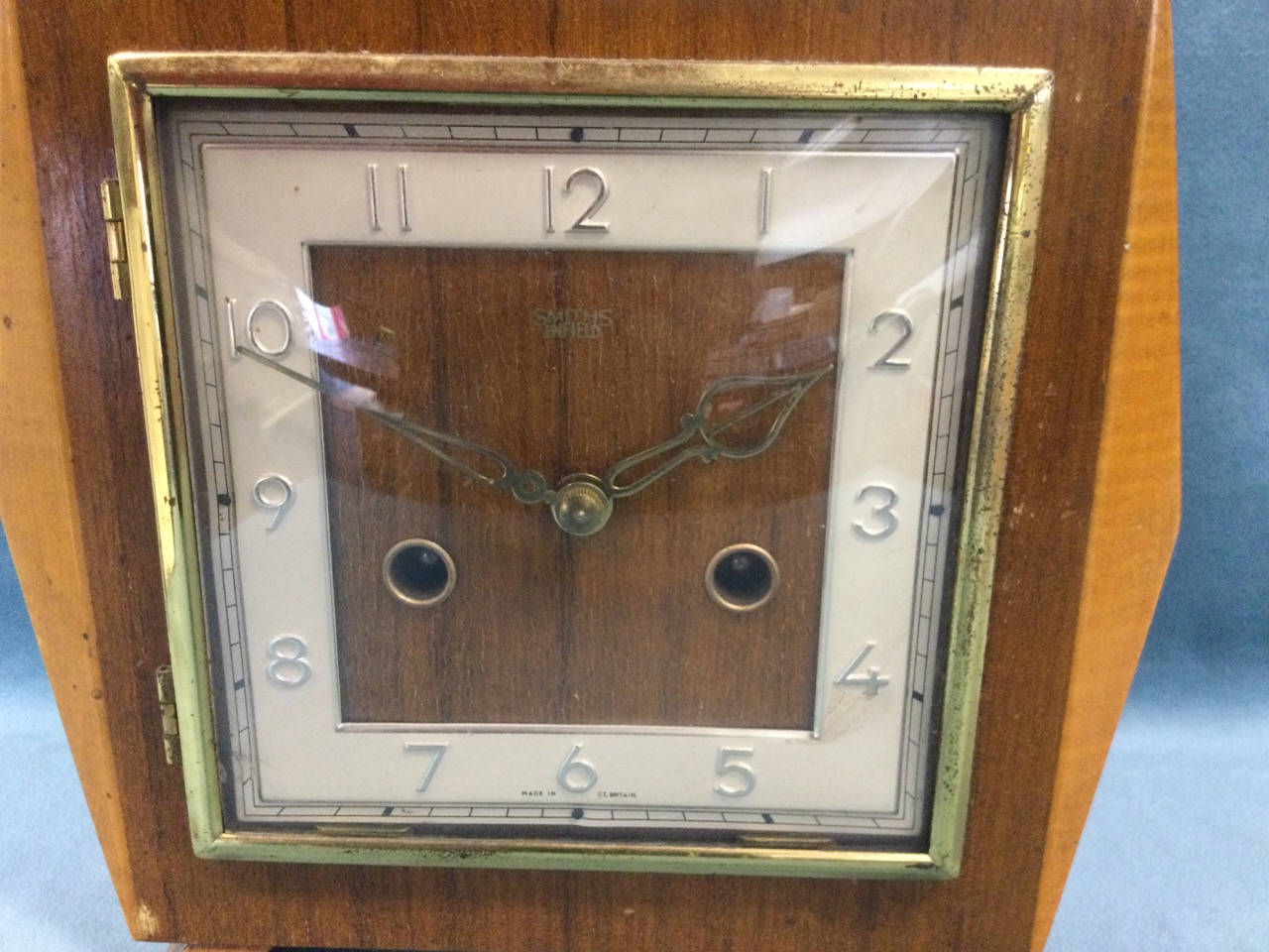 A deco walnut cased mantleclock with square dial under convex glass with brass frame, the Smiths - Image 2 of 3