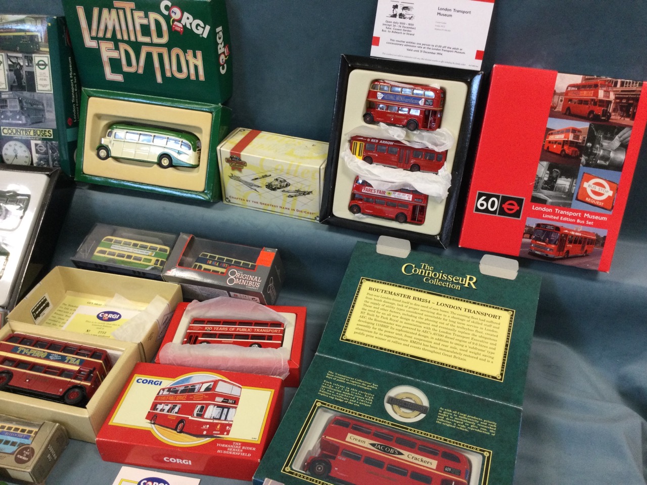 A collection of toy buses including Corgi, many boxed editions, Matchbox, London Transport, - Image 3 of 3