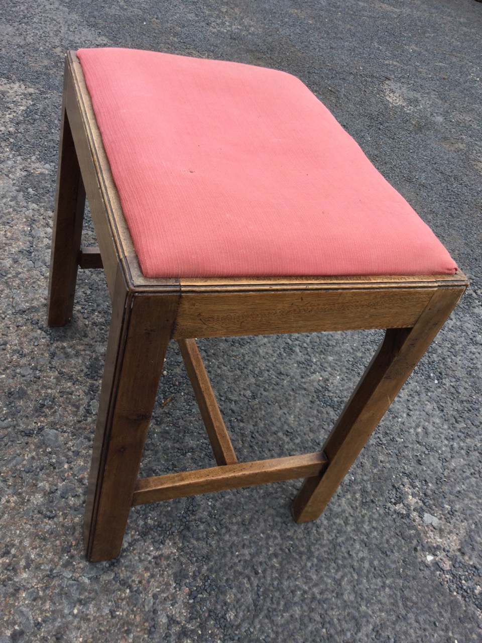 A Georgian style rectangular mahogany dressing table stool, having drop-in upholstered seat on - Image 3 of 3