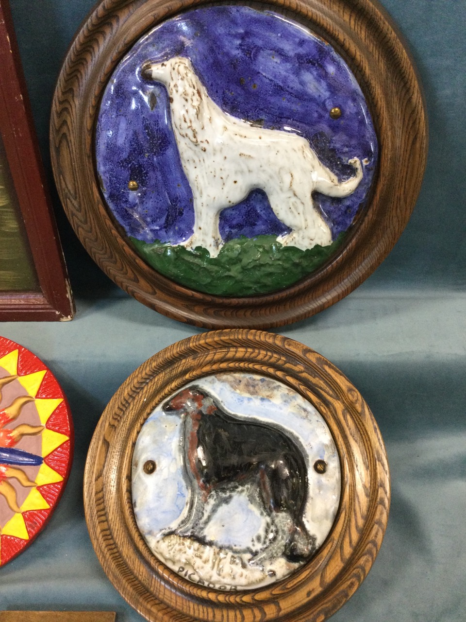 Miscellaneous wall plaques including two circular majolica glazed dogs in wood frames, a graduated - Image 2 of 3