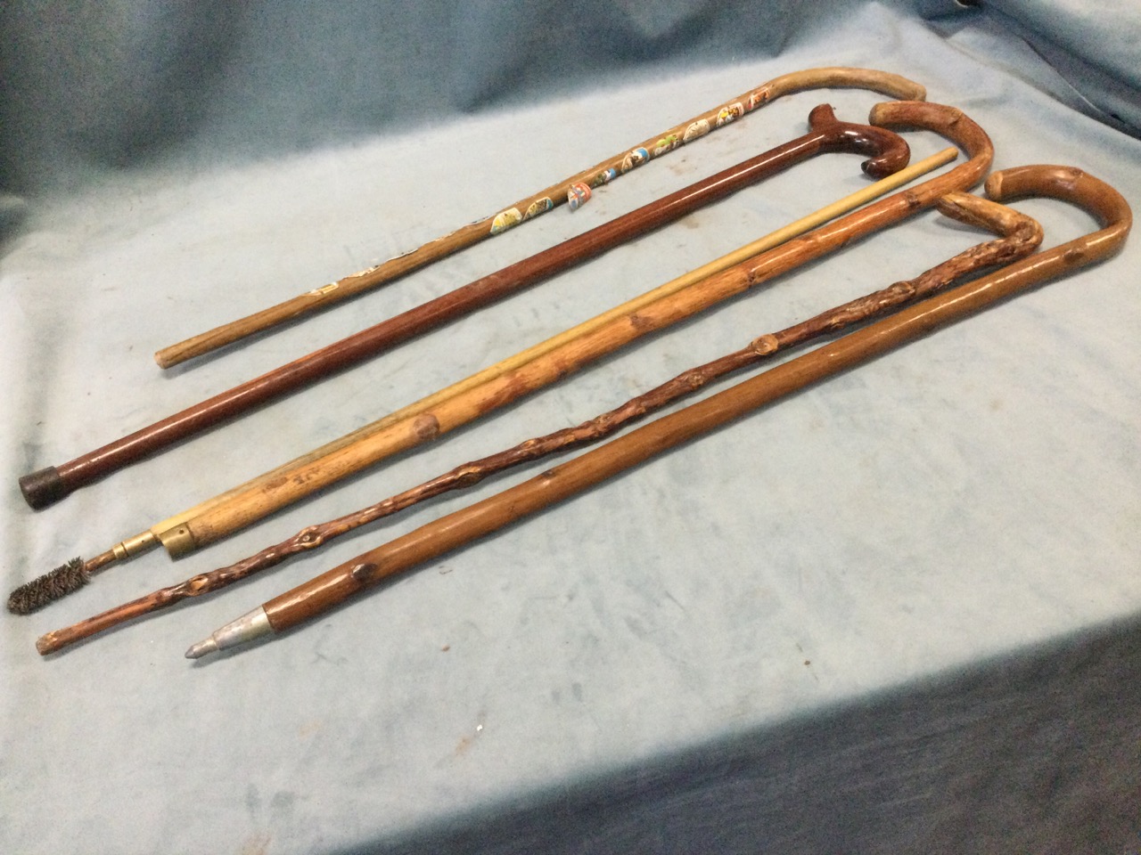 Five miscellaneous walking sticks - alpine, blackthorn, modern, etc.; and a wood gun cleaning rod - Image 2 of 3