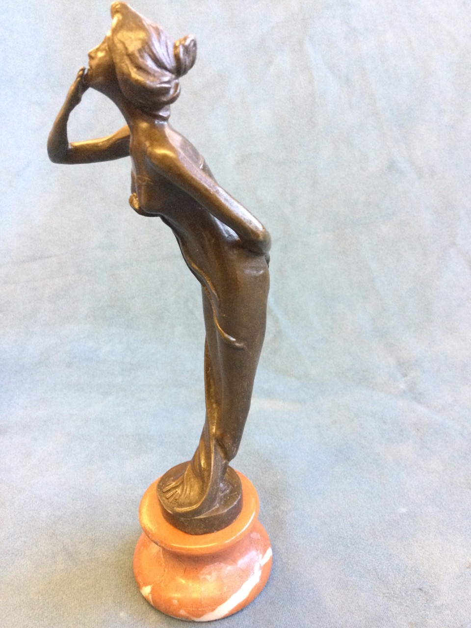 Bronze, art nouveau style lady blowing a kiss, raised on rouge marble socle - unsigned. (8.75in) - Bild 2 aus 3