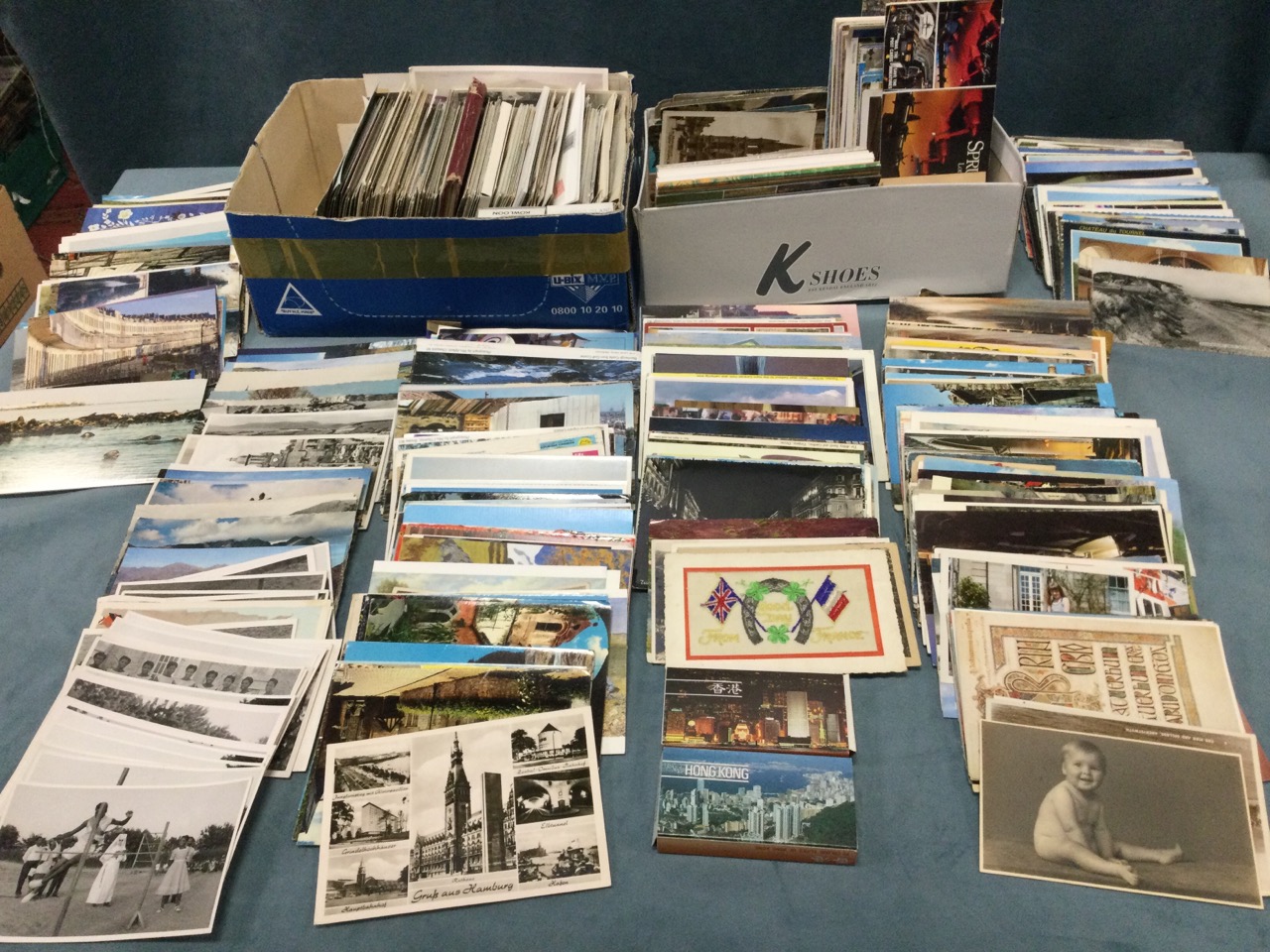 A collection of postcards, mainly late C20th modern and coloured - approx 750+ (A lot)