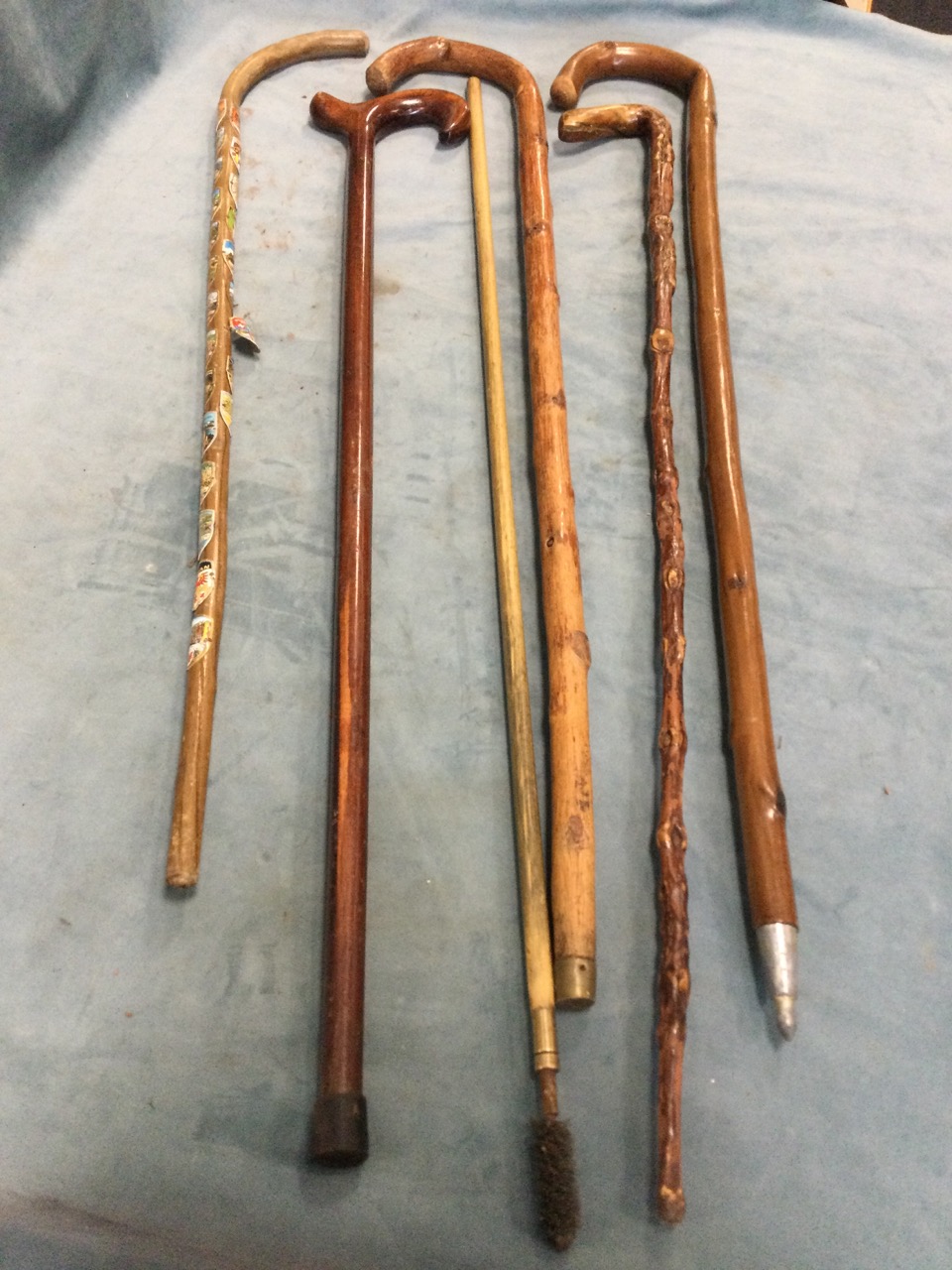 Five miscellaneous walking sticks - alpine, blackthorn, modern, etc.; and a wood gun cleaning rod - Image 3 of 3