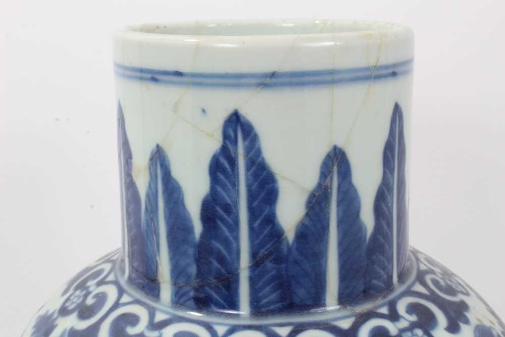 Large antique late 19th century Chinese blue and white porcelain vase and cover, of baluster form, d - Image 6 of 14