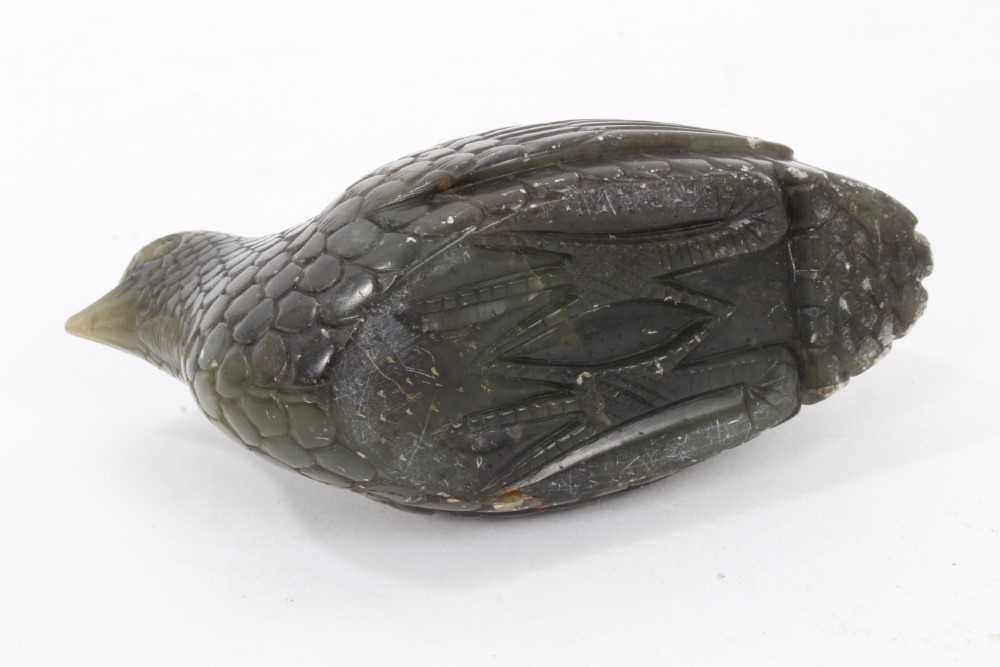 Carved soapstone sculpture of a quail and carved jade rooster a/f - Bild 6 aus 14