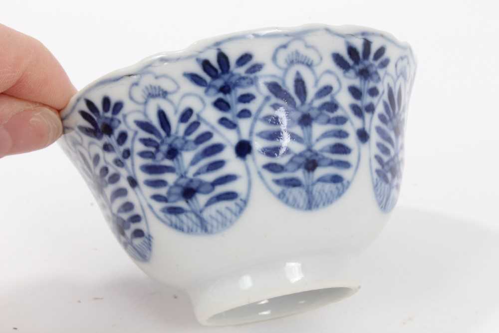 An 18th century Chinese blue and white tea bowl, a beaker and a bowl - Image 14 of 16